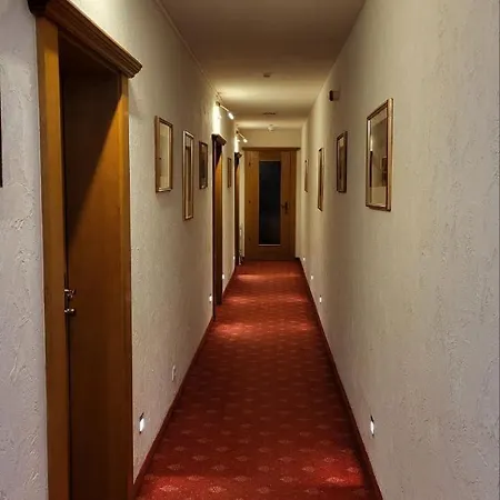 Отель Batzenhaeusl