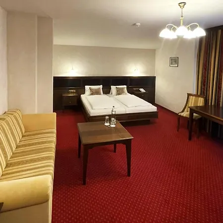 Hotell Batzenhaeusl 4*