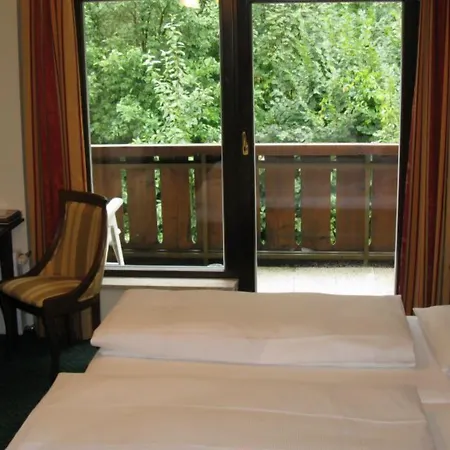 Batzenhaeusl 4* لانس